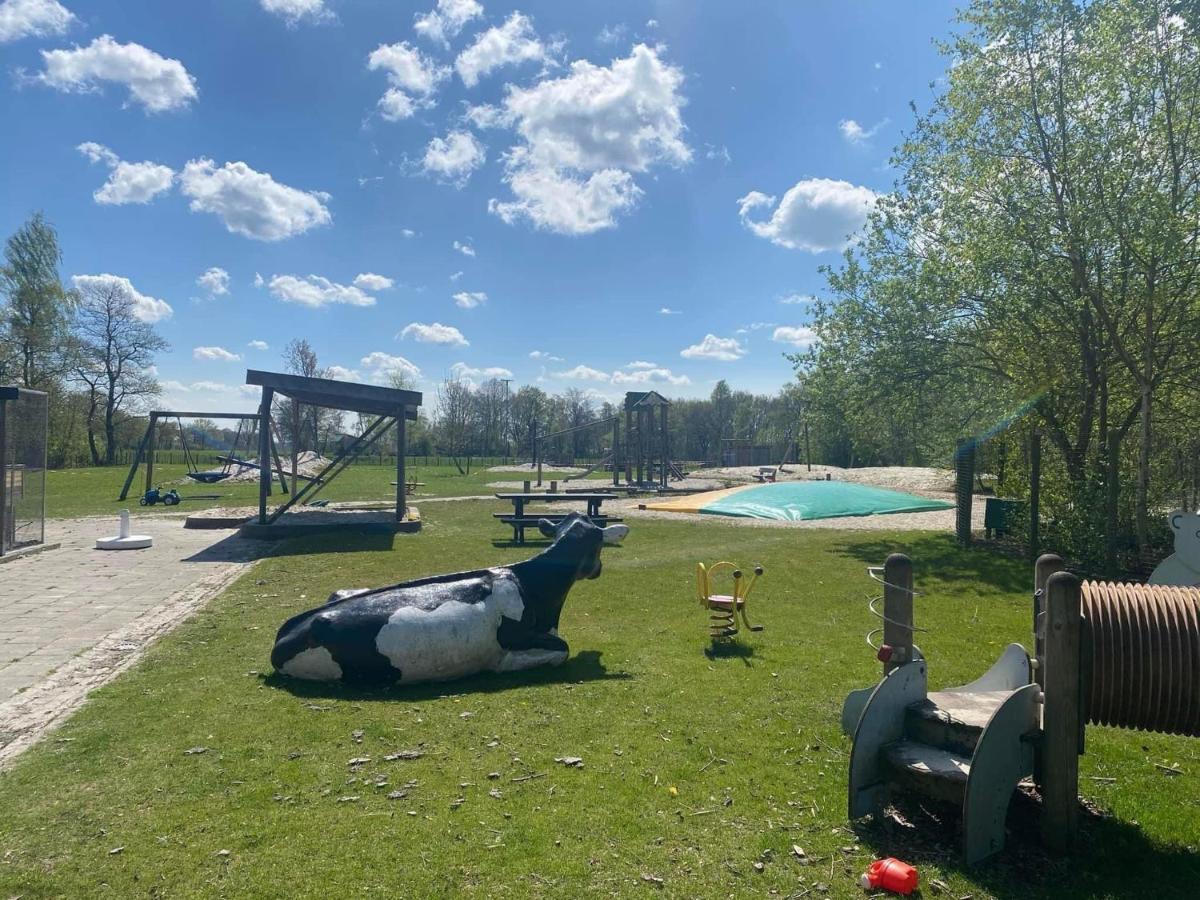 Pipowagens Bij Pannenkoekenrestaurant & Camping De Koppenjan 'Een Uniek Verblijf Met Kinderspeelboerderij' Jubbega-Schurega Buitenkant foto